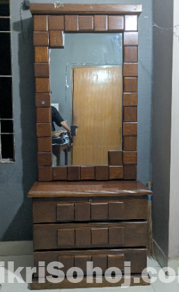 Dressing table